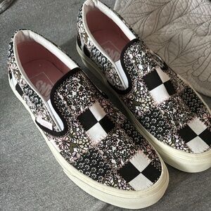 Women’s Vans Size 8